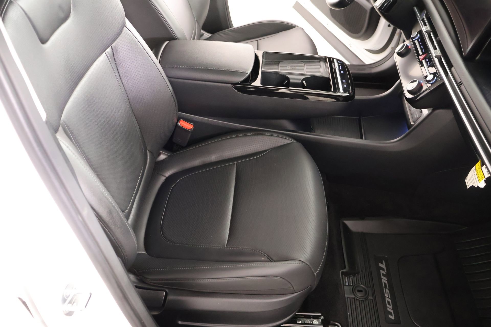 Certified 2025 Hyundai Tucson SEL AWD/4WD image 13