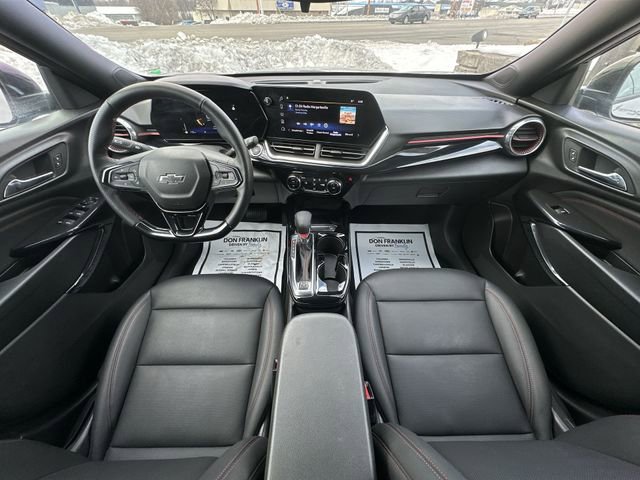 Used 2025 Chevrolet Trax RS w/ Sunroof Package image 20