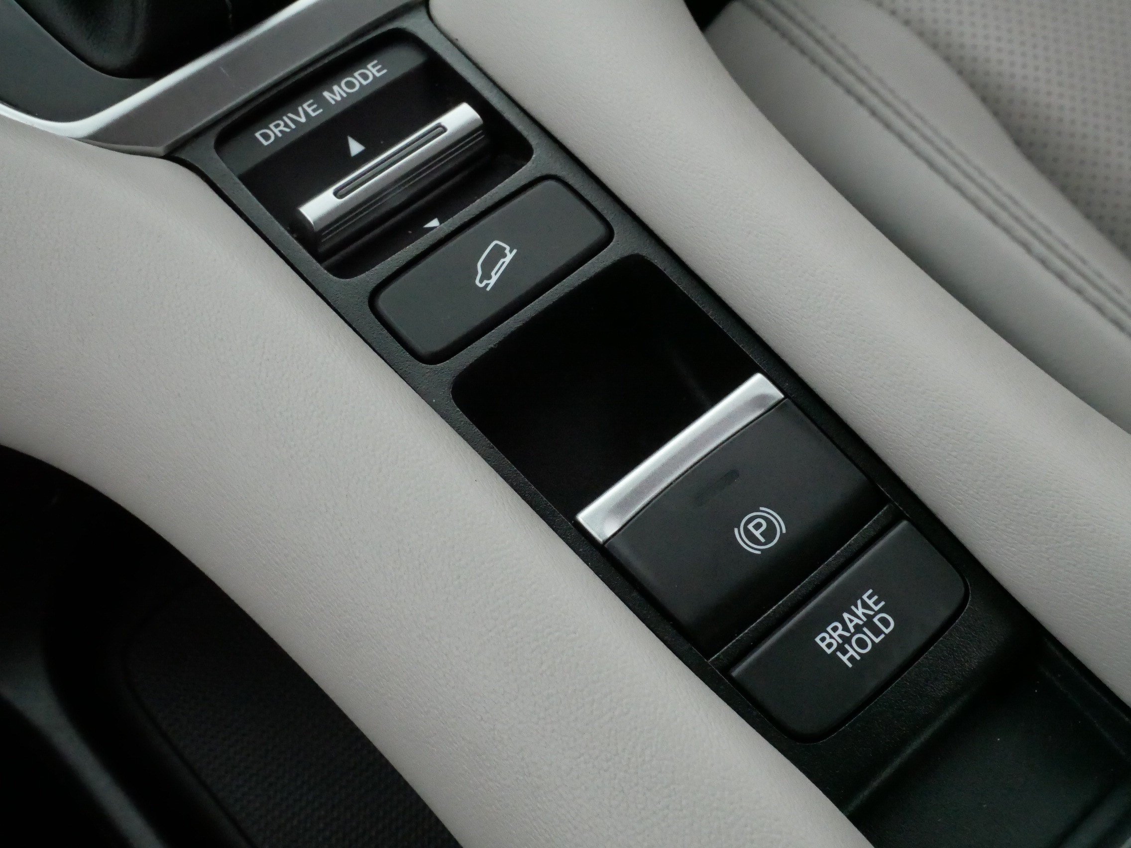 Used 2025 Honda HR-V EX-L image 25