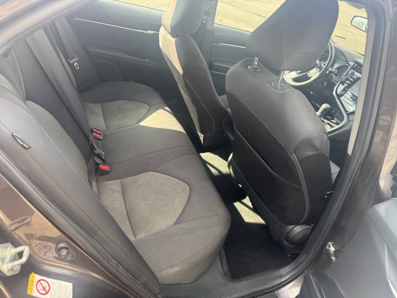 Used 2018 Toyota Camry LE image 14