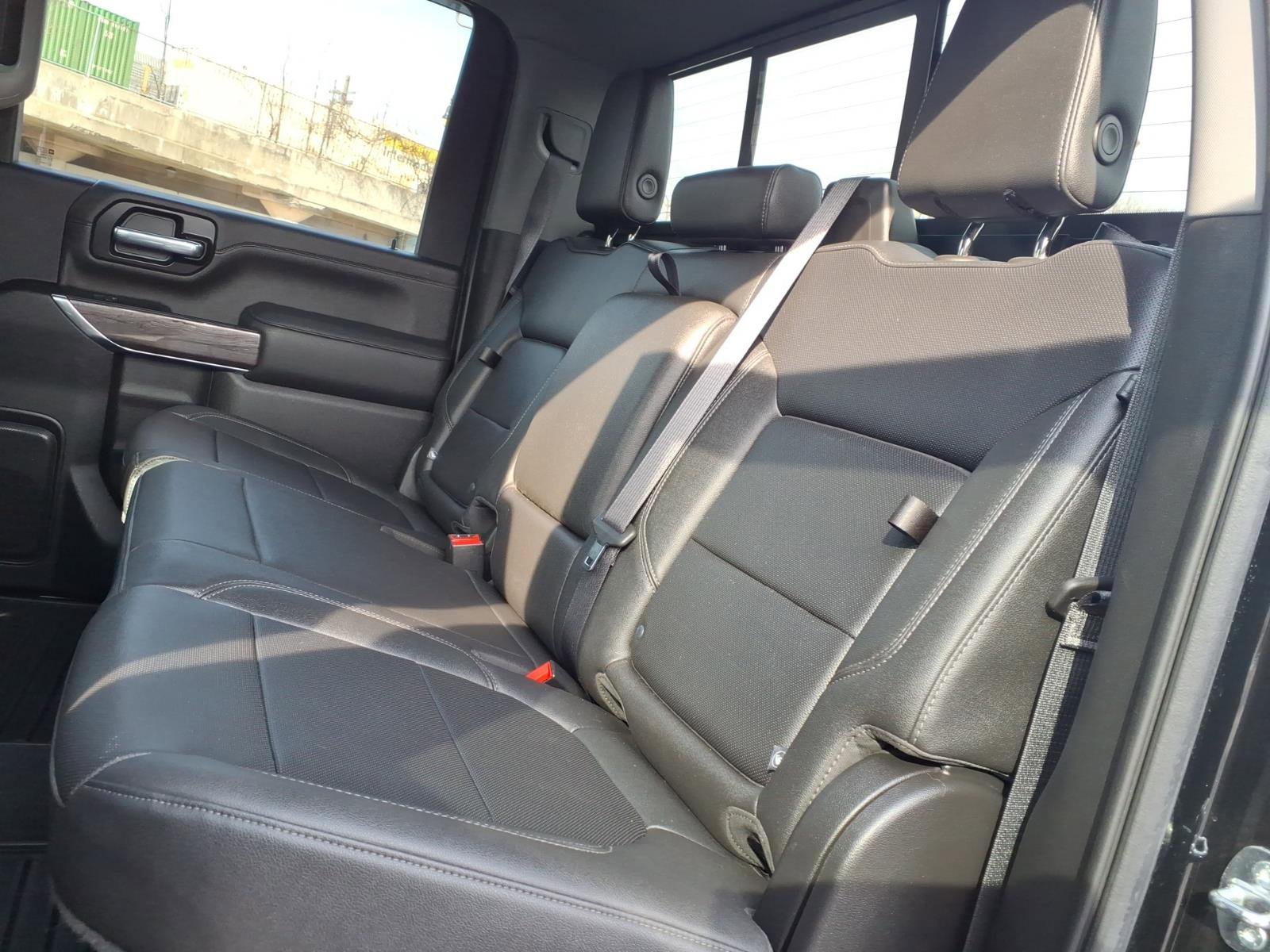 Used 2022 Chevrolet Silverado 2500 LTZ w/ LTZ Plus Package image 11