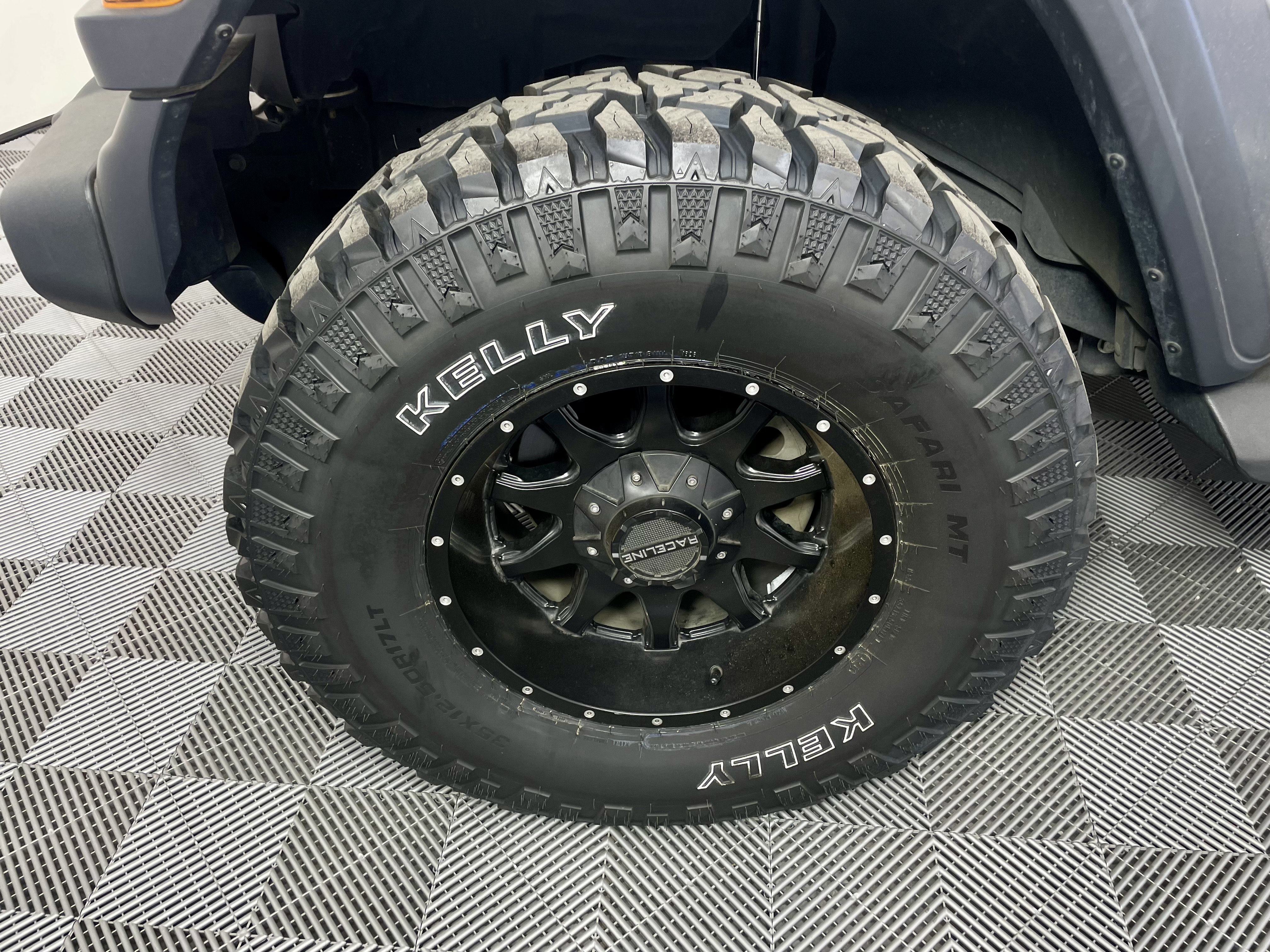 Used 2018 Jeep Wrangler Unlimited Sport S AWD/4WD image 9