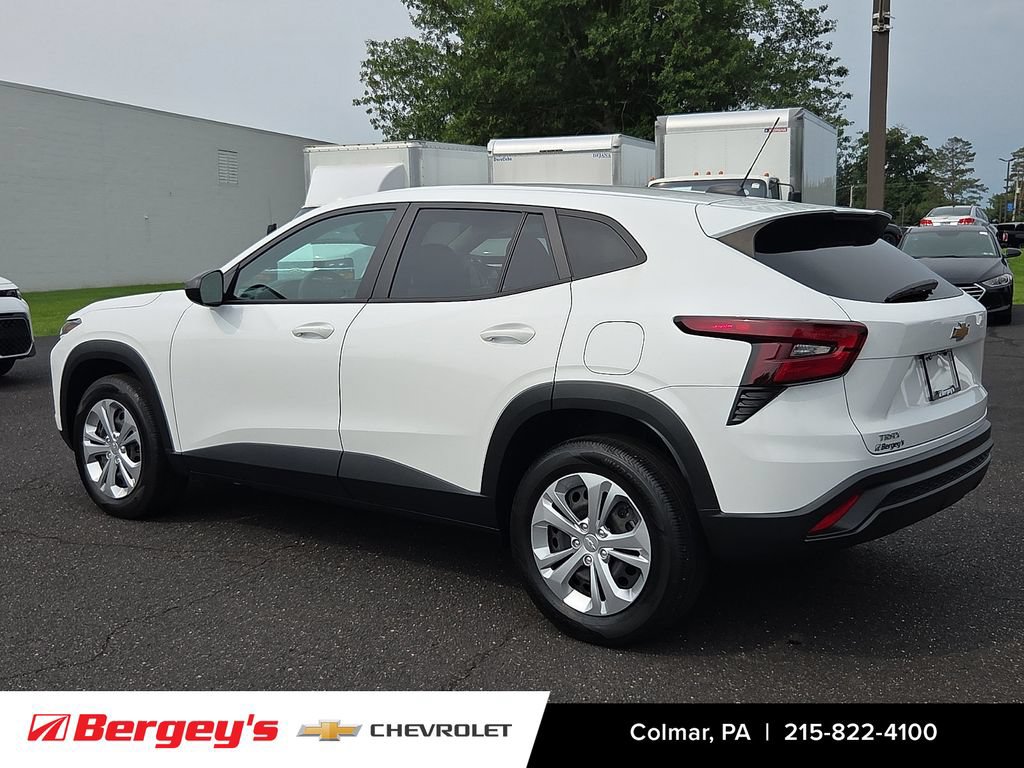 Certified 2024 Chevrolet Trax LS FWD image 8