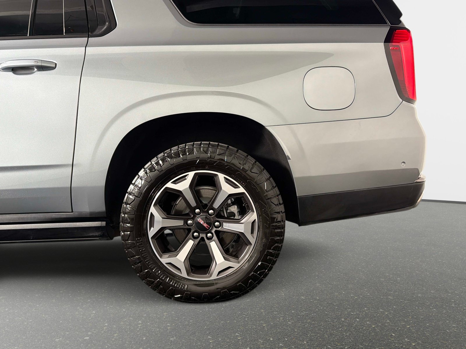 Used 2026 GMC Yukon XL AT4 Ultimate AWD/4WD image 13
