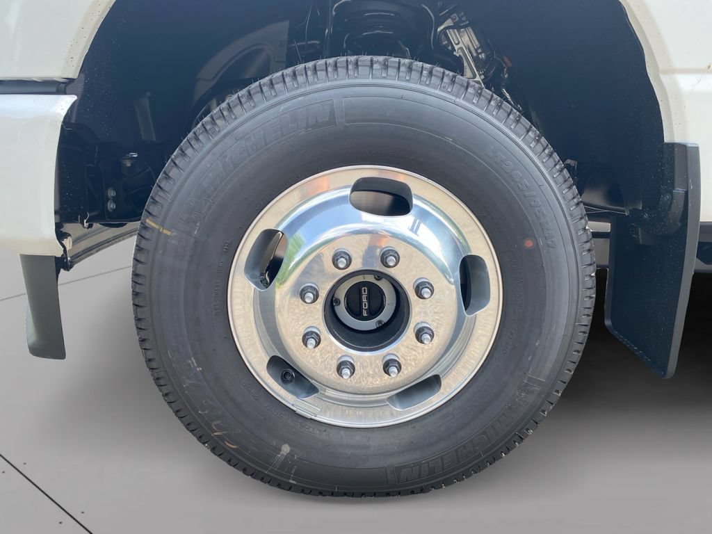 New 2026 Ford F350 Platinum w/ Platinum Plus Package AWD/4WD image 9