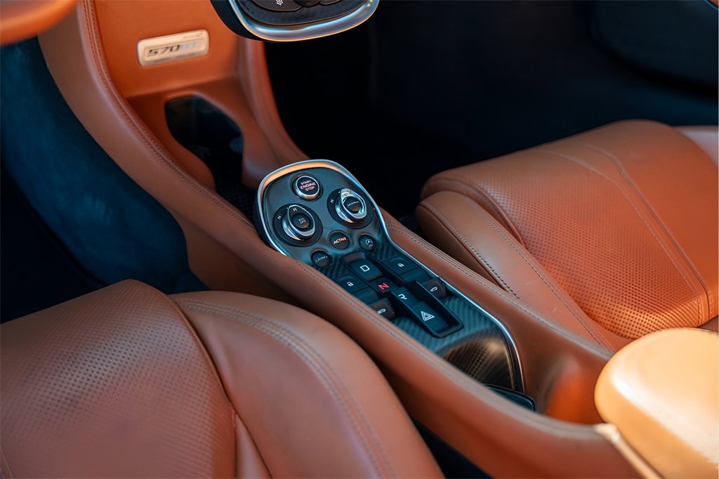 Used 2017 McLaren 570S image 38