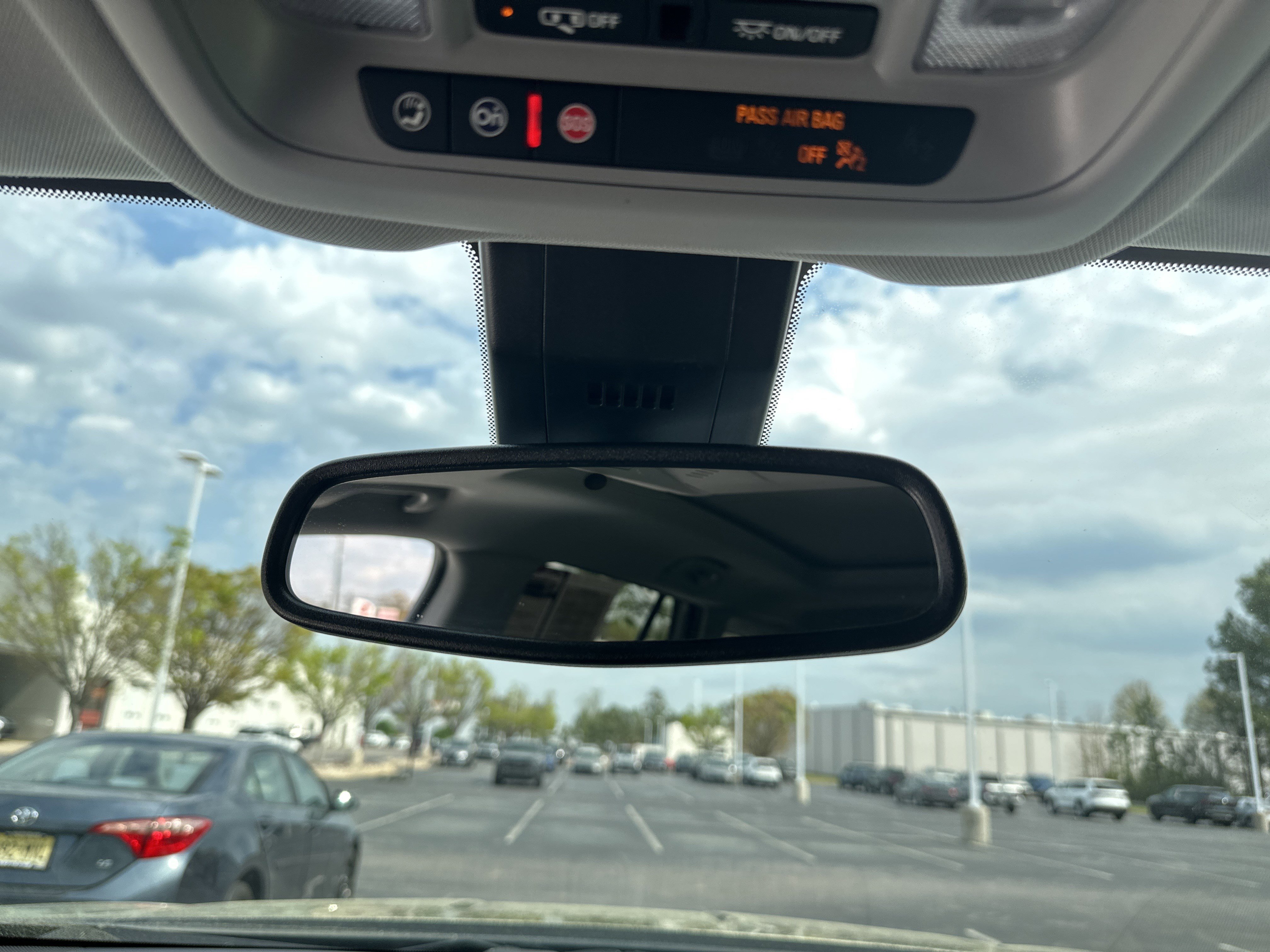 Used 2024 GMC Terrain SLT w/ Infotainment Package II image 27