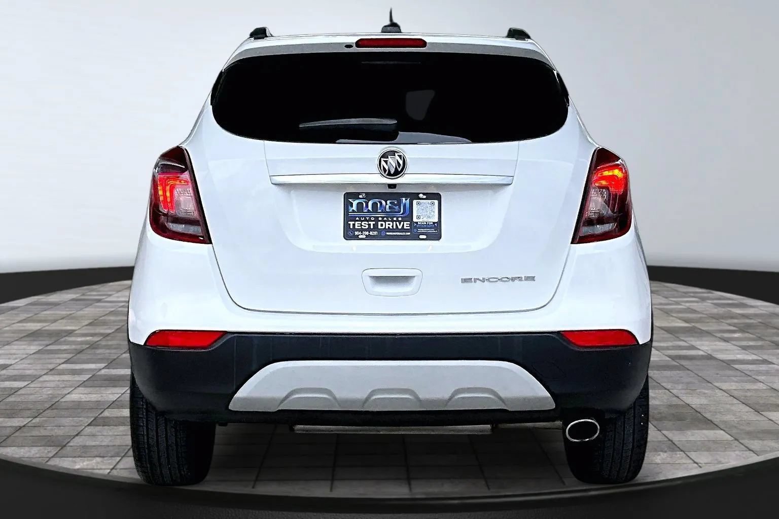 Used 2022 Buick Encore Preferred w/ Safety Package FWD image 5
