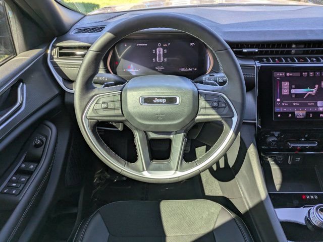 New 2025 Jeep Grand Cherokee Altitude image 14