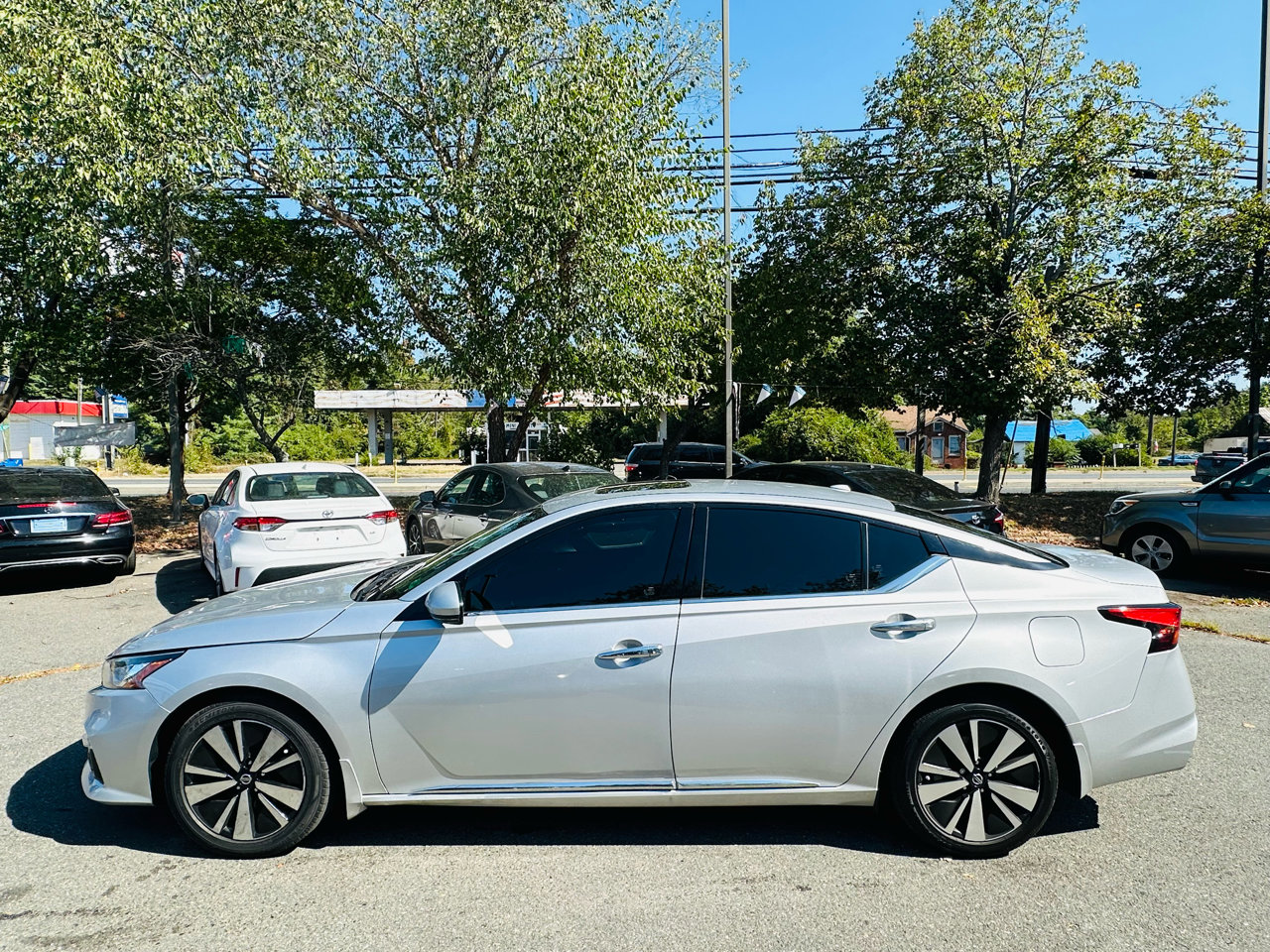 Used 2020 Nissan Altima 2.5 SV image 3