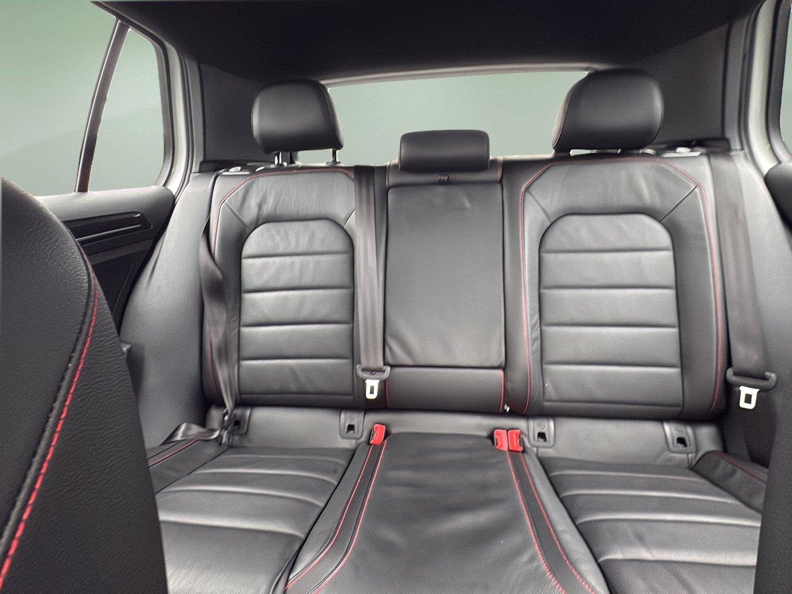 Used 2017 Volkswagen GTI SE FWD image 25