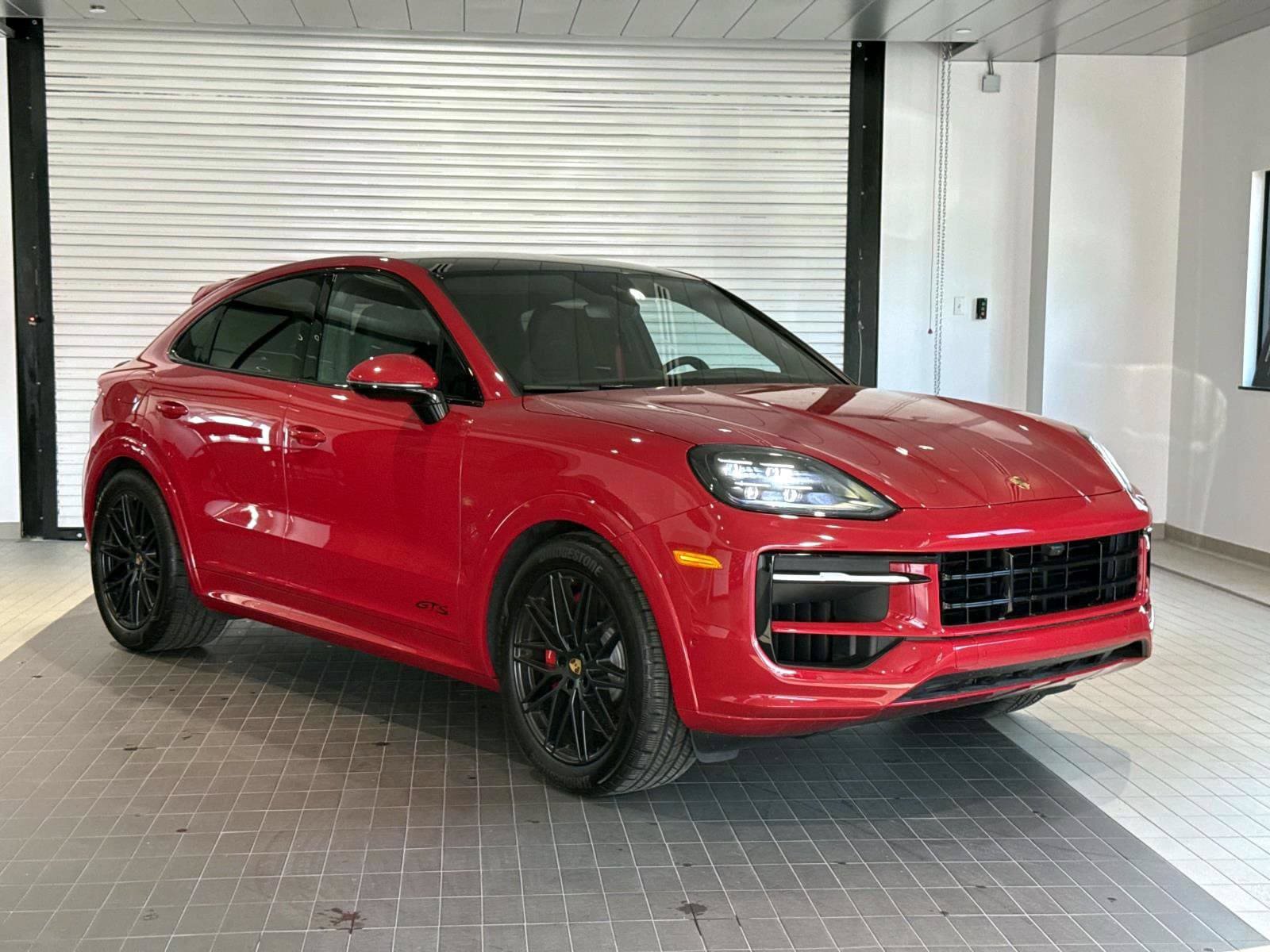 Used 2025 Porsche Cayenne GTS AWD/4WD image 8