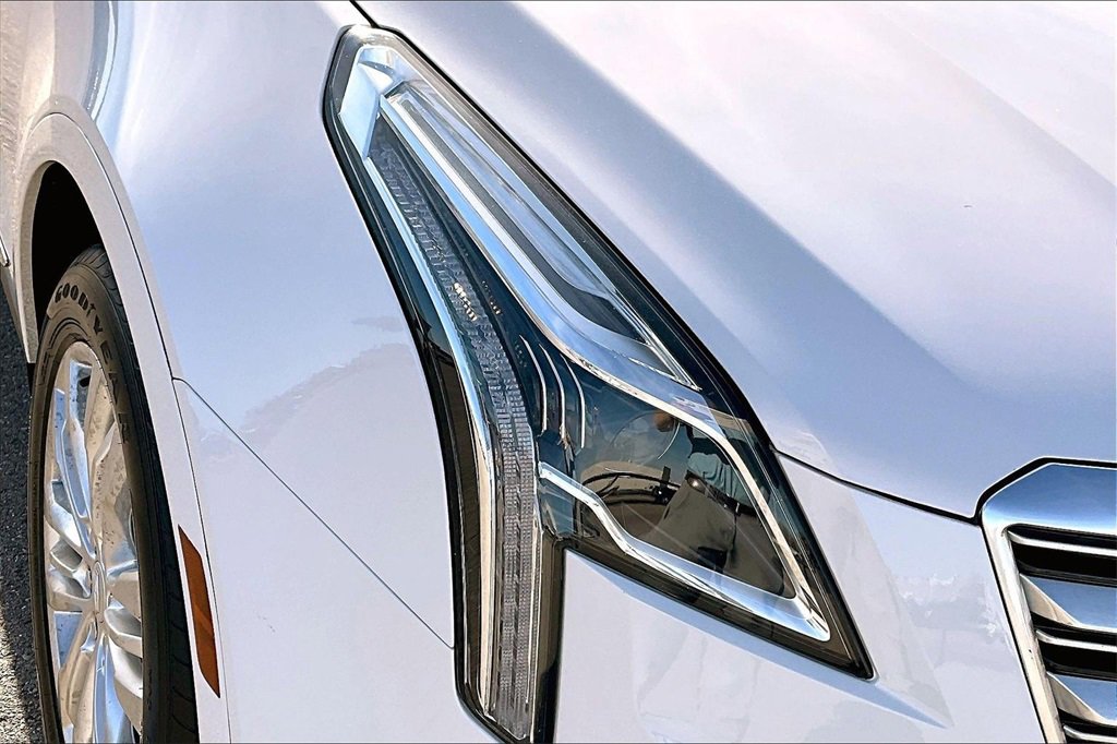 Used 2018 Cadillac XT5 Premium Luxury w/ Driver Assist Package image 29