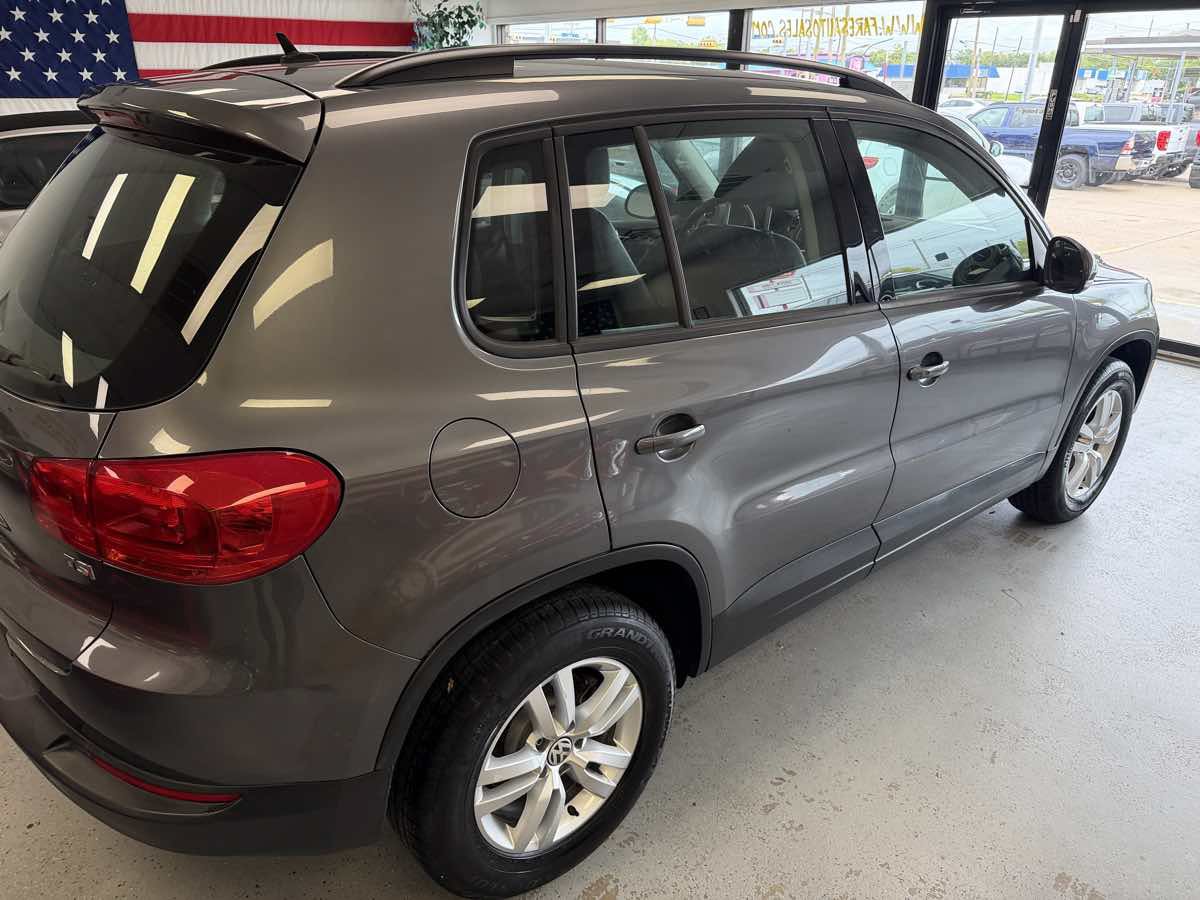 Used 2016 Volkswagen Tiguan S FWD image 6