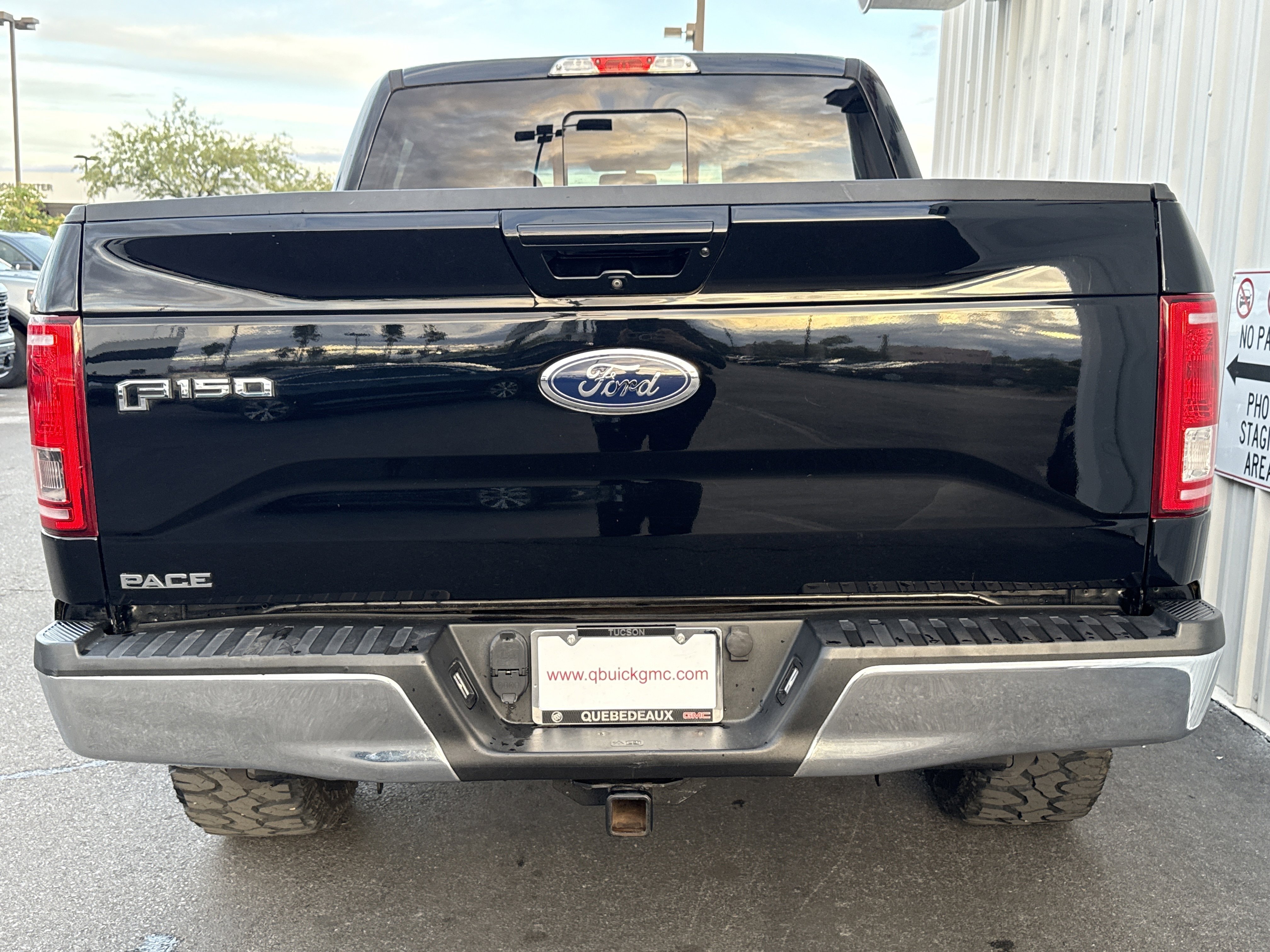 Used 2017 Ford F150 Lariat image 38