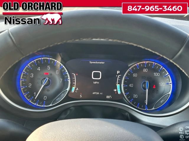 Used 2023 Chrysler Pacifica Touring-L FWD image 19