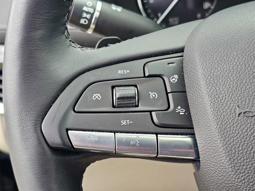 Used 2022 Cadillac XT4 Premium Luxury w/ Enhanced Visibility Package image 22