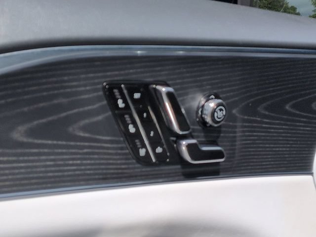 Used 2024 Cadillac Lyriq Sport RWD image 19