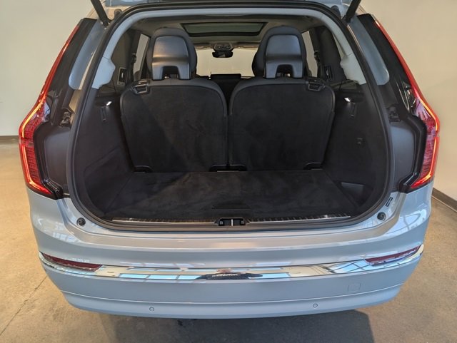 Used 2025 Volvo XC90 B6 Plus image 5