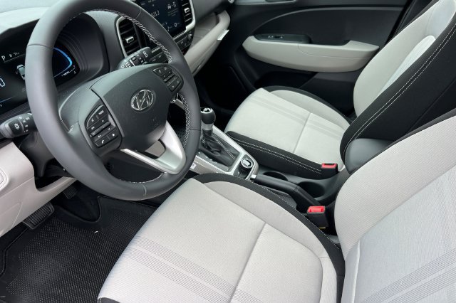 New 2026 Hyundai Venue SEL FWD image 9