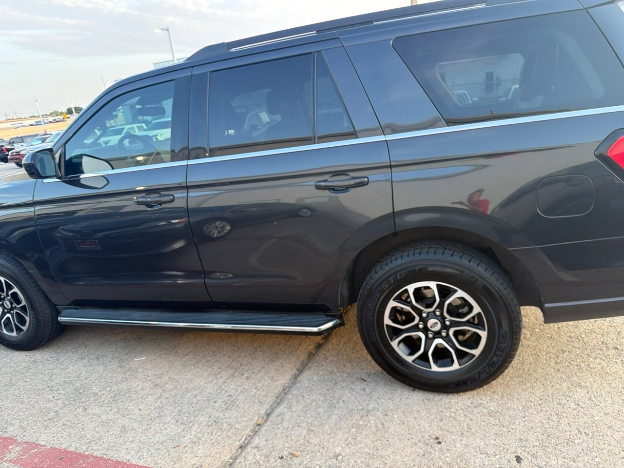Used 2022 Ford Expedition XLT AWD/4WD image 7