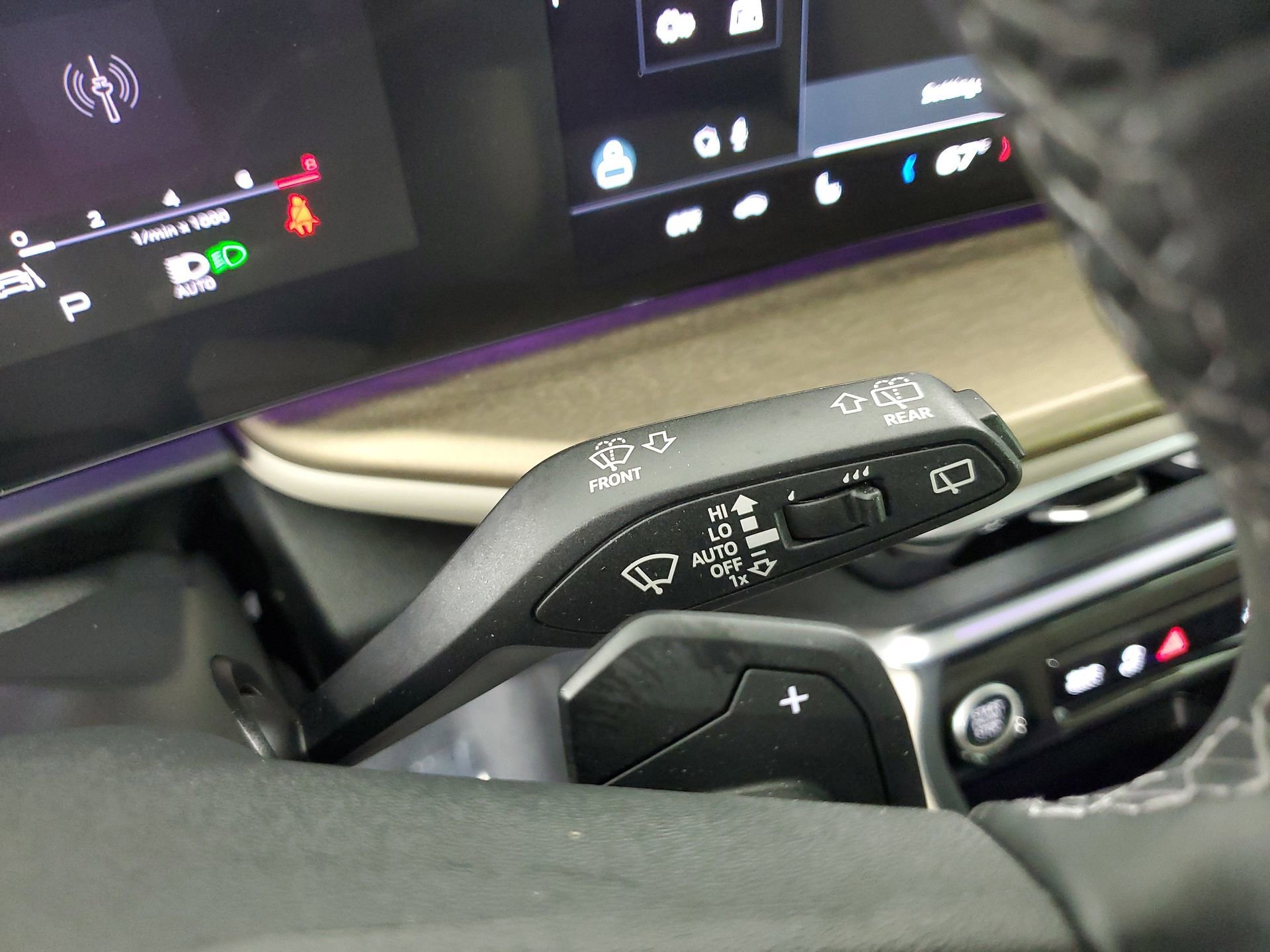 Certified 2025 Audi Q5 2.0T Premium image 38