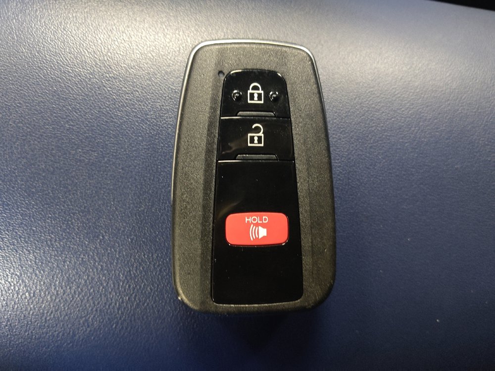 Used 2021 Toyota C-HR XLE FWD image 32