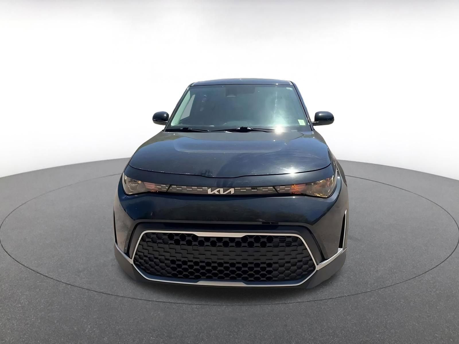 Used 2025 Kia Soul LX w/ LX Technology Package FWD image 4