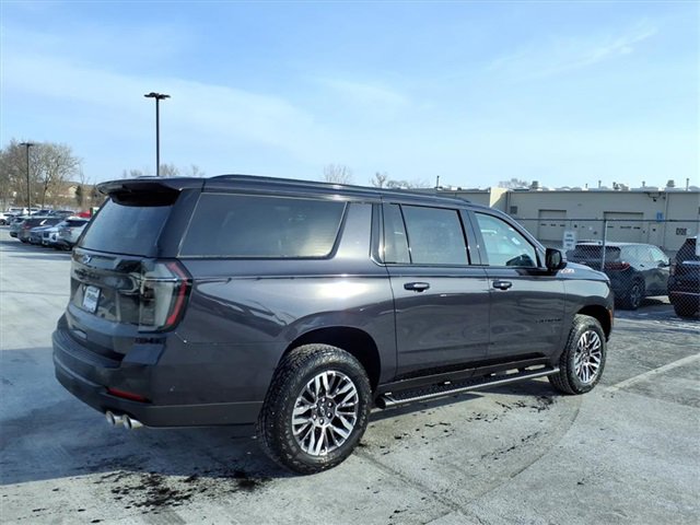 New 2026 Chevrolet Suburban Z71 w/ Comfort Package image 3