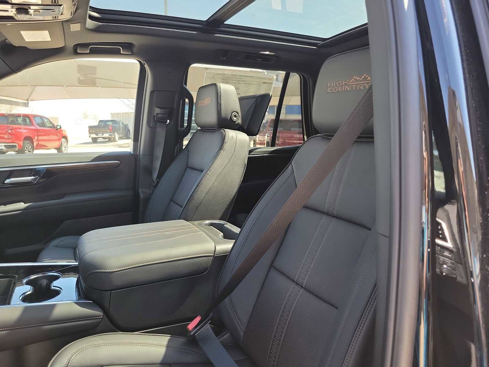 New 2026 Chevrolet Tahoe High Country AWD/4WD image 15