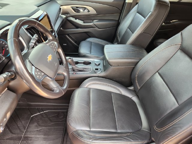 Used 2020 Chevrolet Traverse LT w/ LT Premium Package FWD image 13