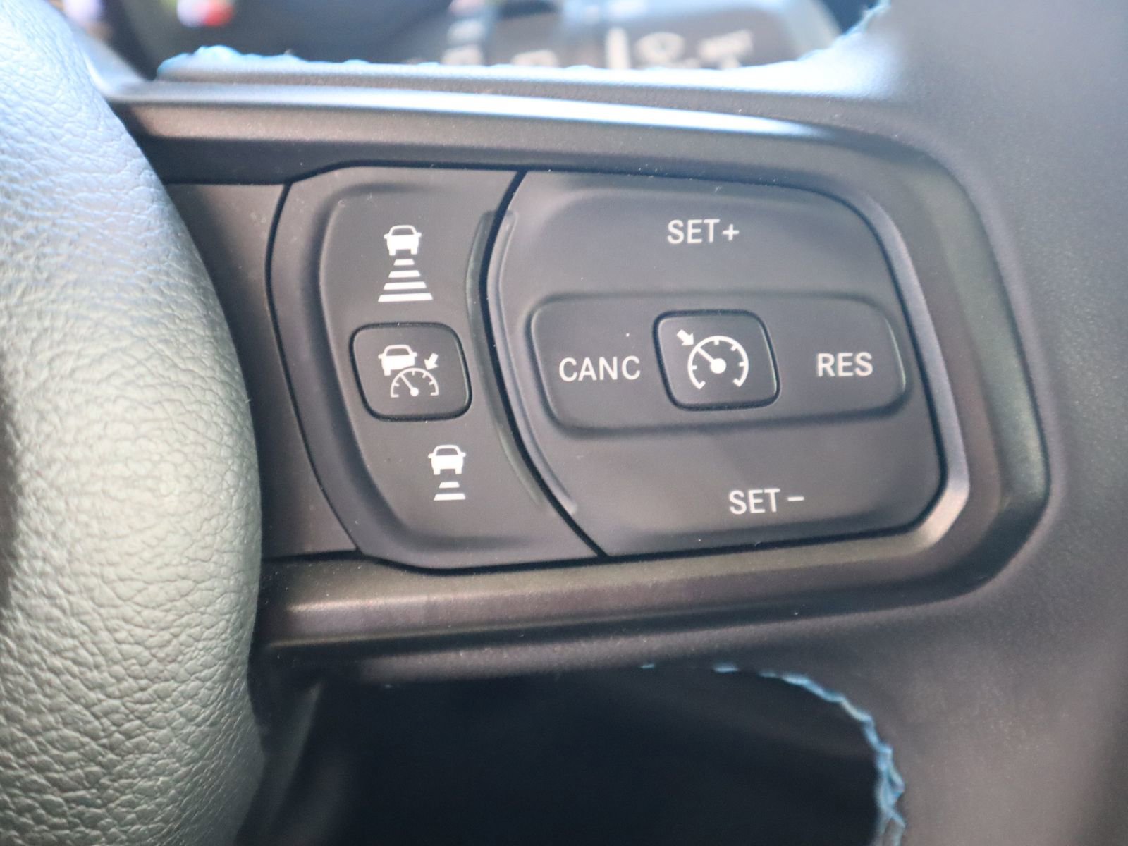 Used 2025 Jeep Wrangler Unlimited Rubicon 4xe image 35