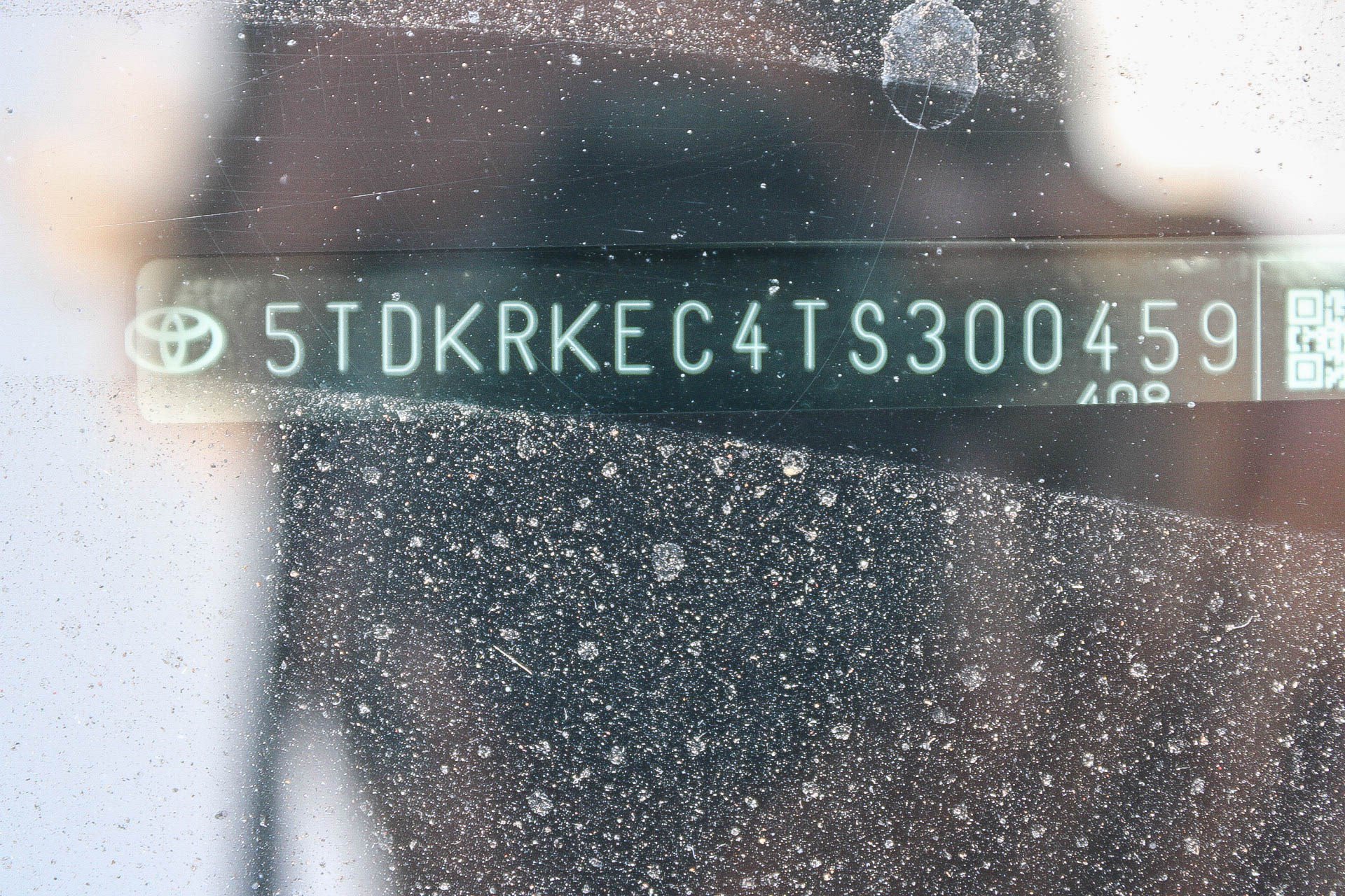 Used 2026 Toyota Sienna LE FWD image 2
