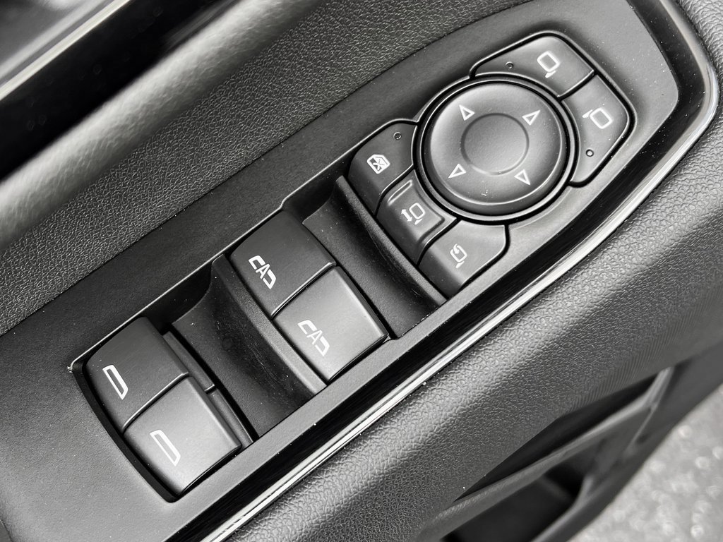 Used 2025 GMC Sierra 2500 AT4 image 26