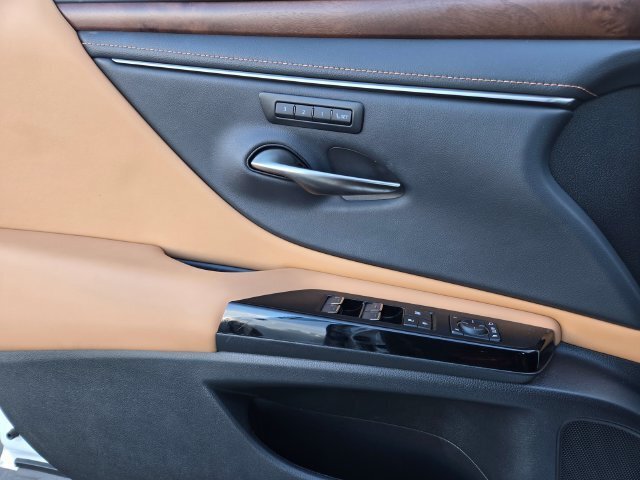 Used 2025 Lexus ES 350 w/ Premium Package FWD image 20
