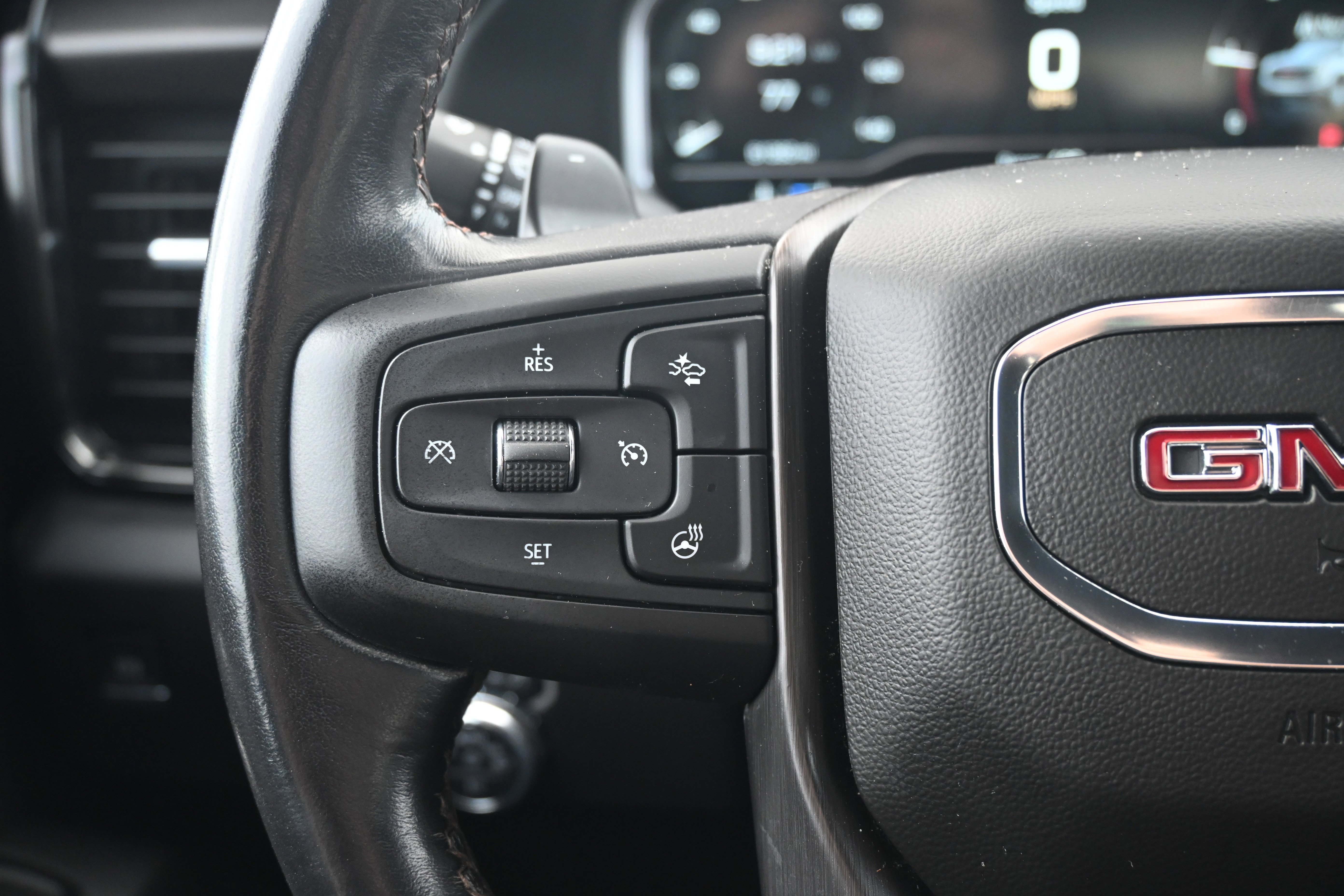 Used 2023 GMC Sierra 1500 AT4 w/ AT4 Premium Package AWD/4WD image 18
