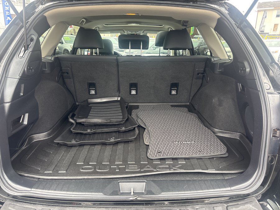 Used 2019 Subaru Outback 2.5i Limited AWD/4WD image 12