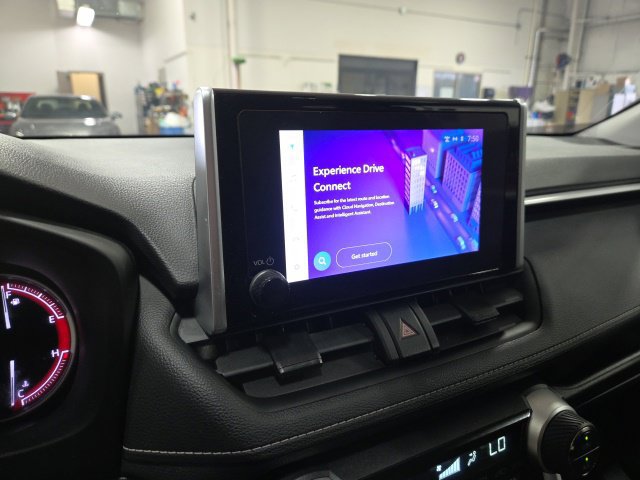 Used 2025 Toyota RAV4 XLE AWD/4WD image 15