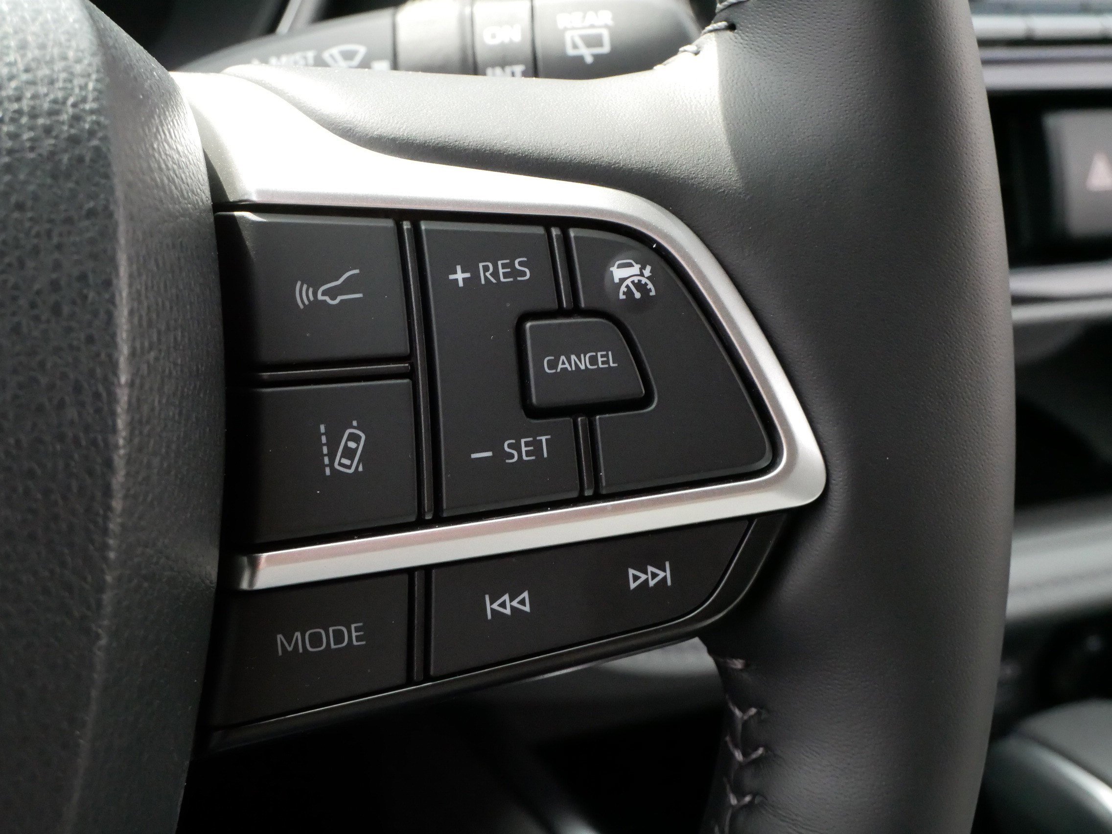 Certified 2026 Toyota Highlander Platinum AWD/4WD image 25