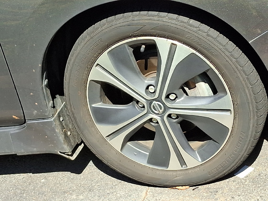 Used 2019 Nissan Leaf SV w/ Protection Package FWD image 10