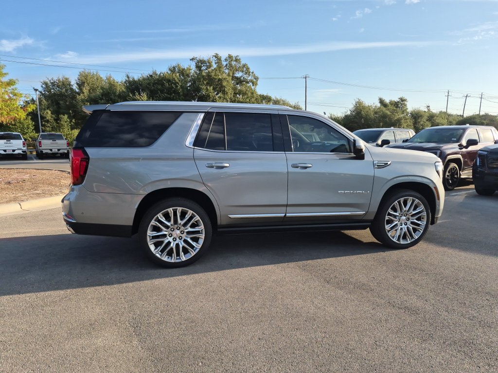 New 2026 GMC Yukon Denali w/ Denali Reserve Package AWD/4WD image 10