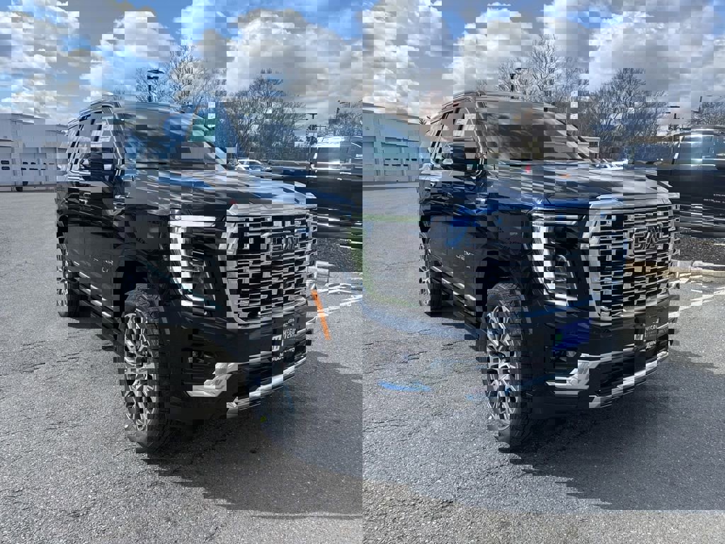 New 2026 GMC Yukon Denali w/ Denali Reserve Package AWD/4WD image 9