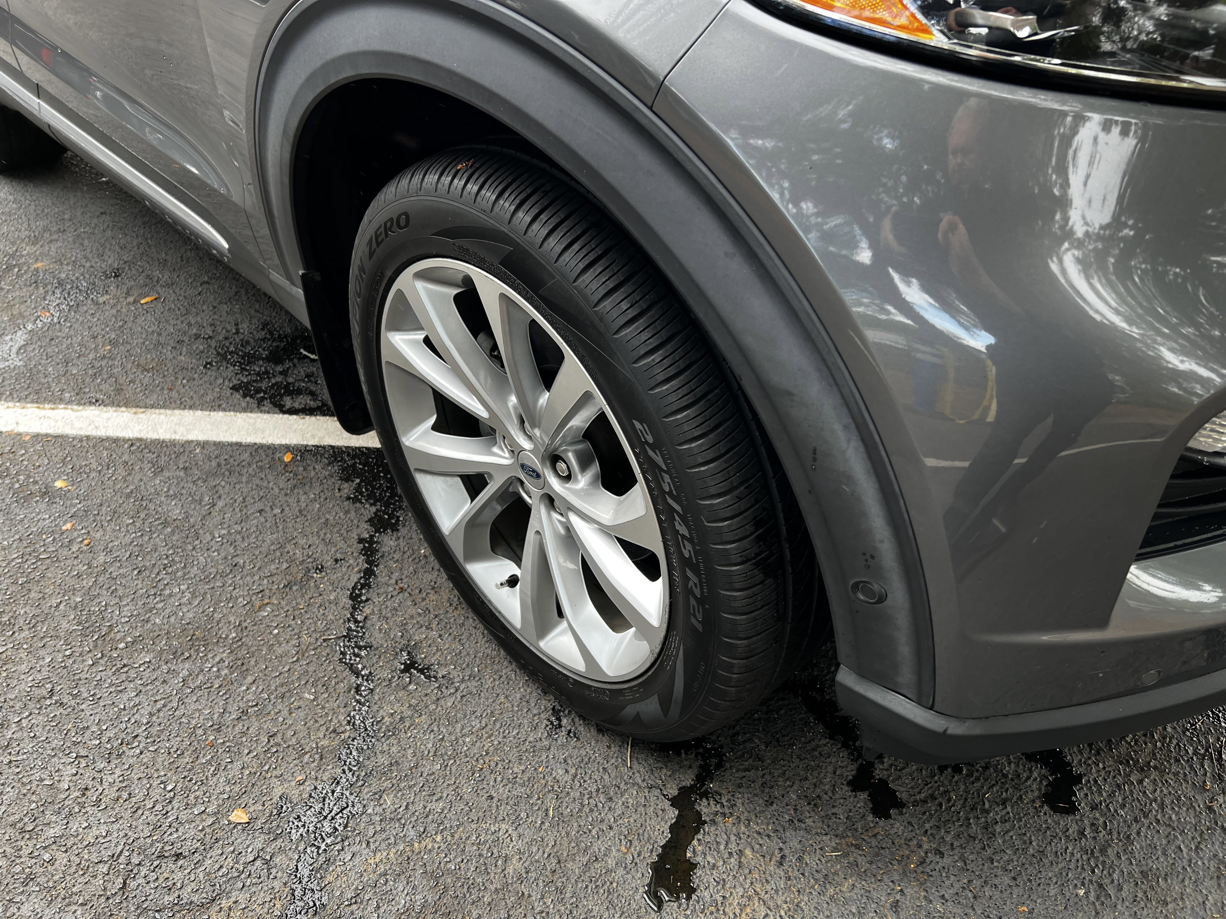 Used 2021 Ford Explorer Platinum w/ Equipment Group 601A AWD/4WD image 11