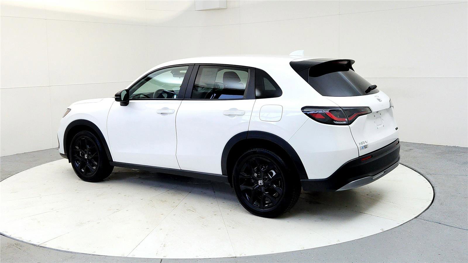 Used 2025 Honda HR-V Sport image 4