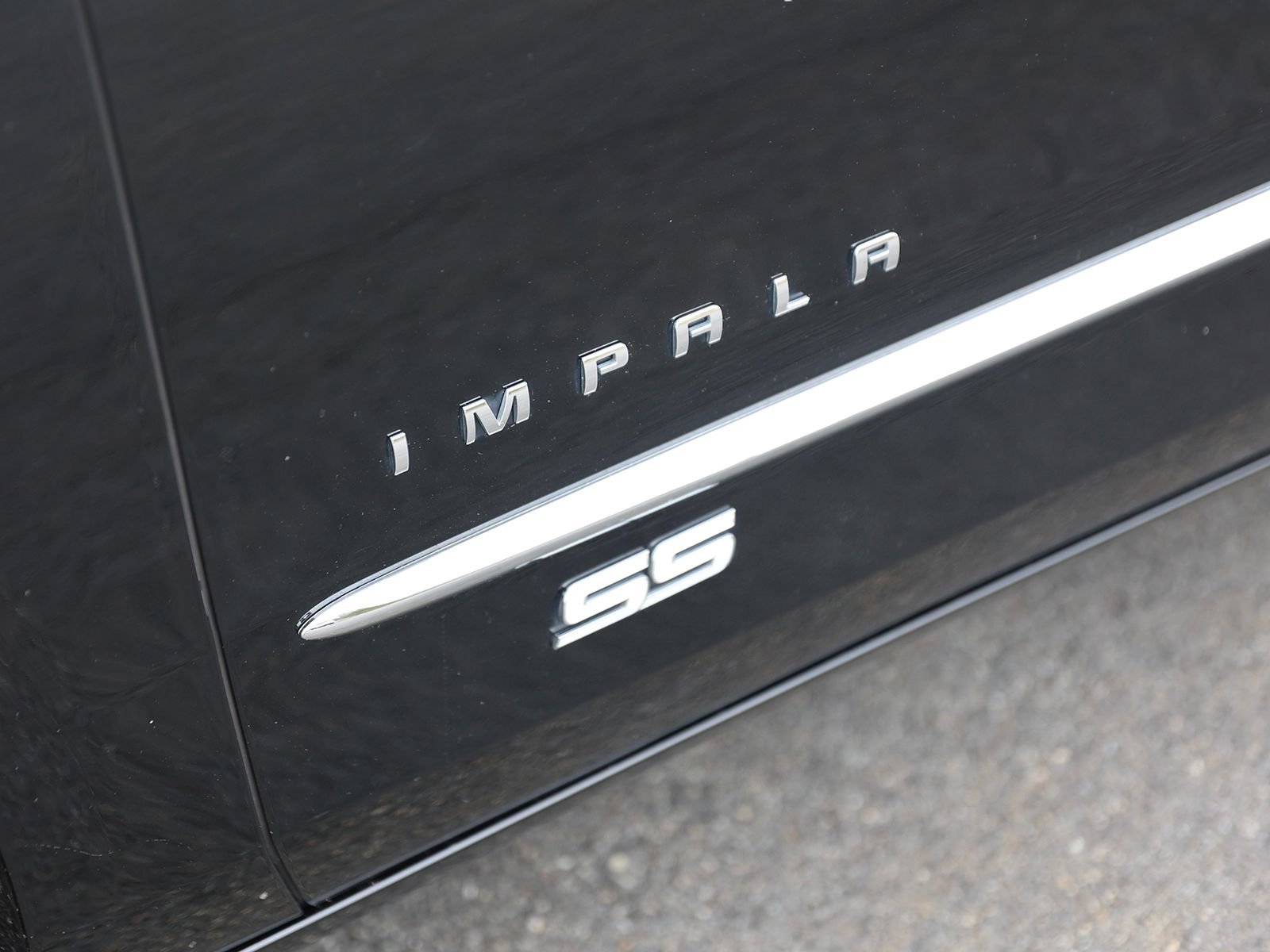 Used 2016 Chevrolet Impala LTZ w/ Enhanced Convenience Package image 9