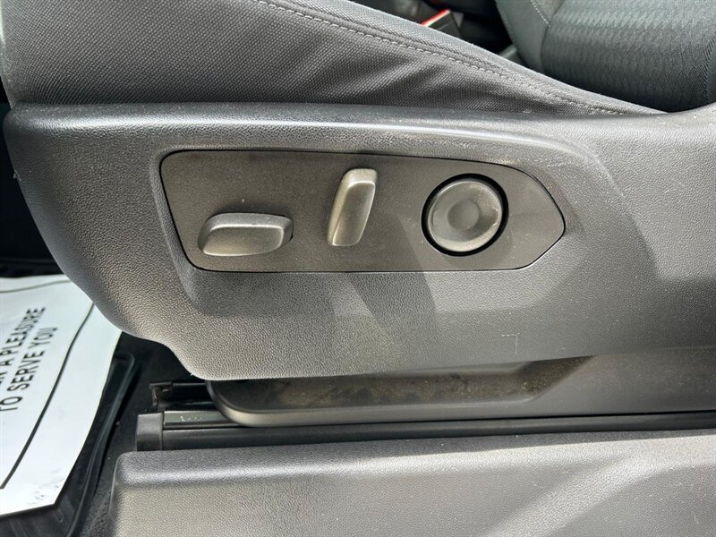 Used 2022 Chevrolet Silverado 1500 LT AWD/4WD image 35