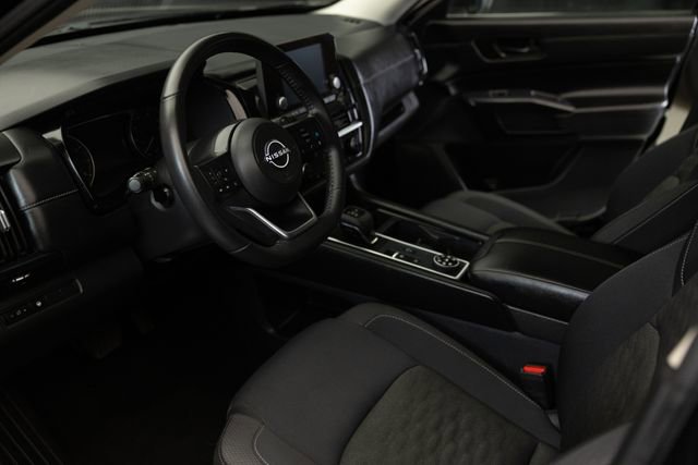 Used 2024 Nissan Pathfinder SV AWD/4WD image 28