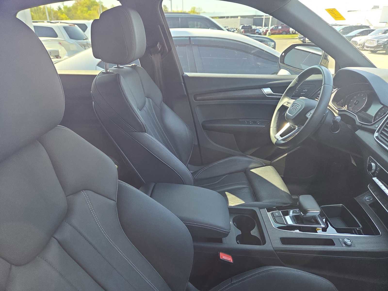 Used 2024 Audi Q5 2.0T Premium w/ Convenience Package image 11
