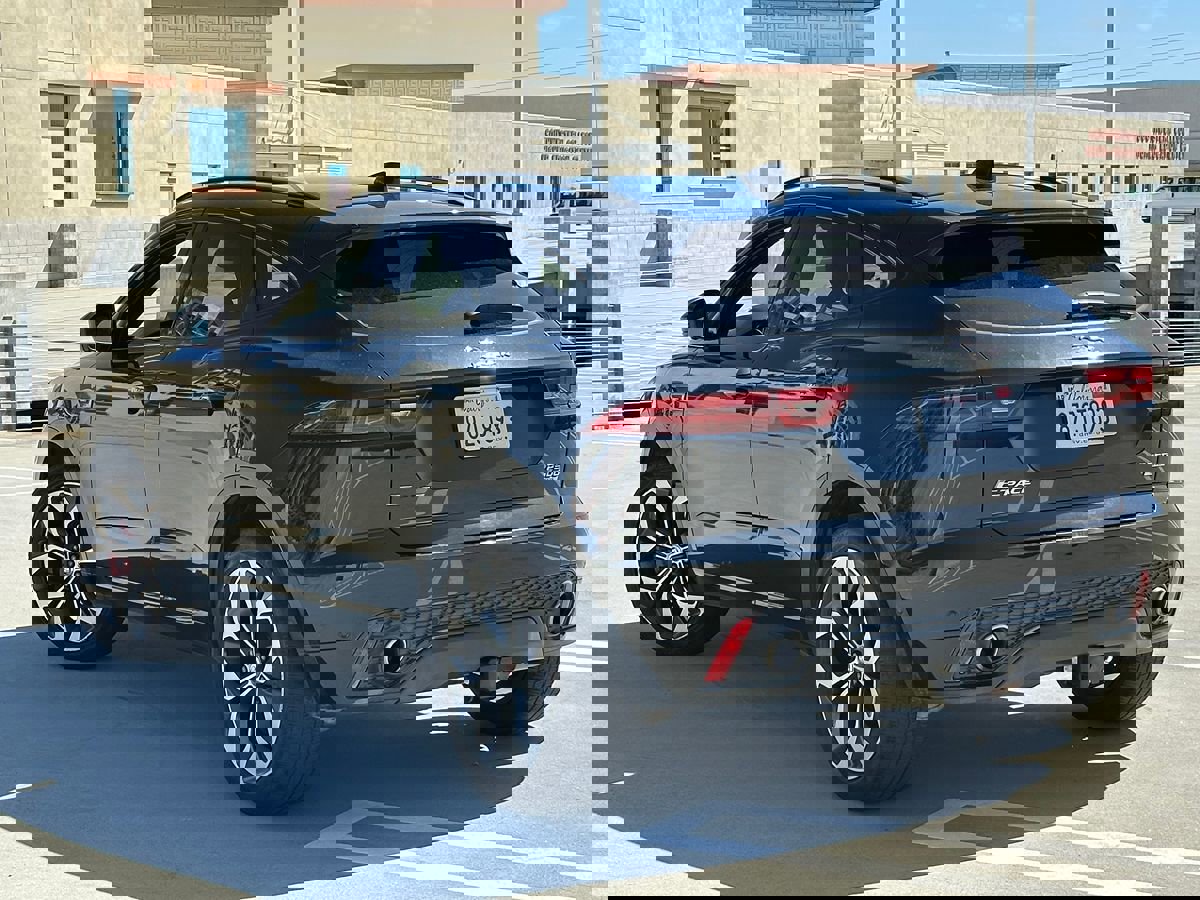 Used 2019 Jaguar E-PACE R-Dynamic SE image 8