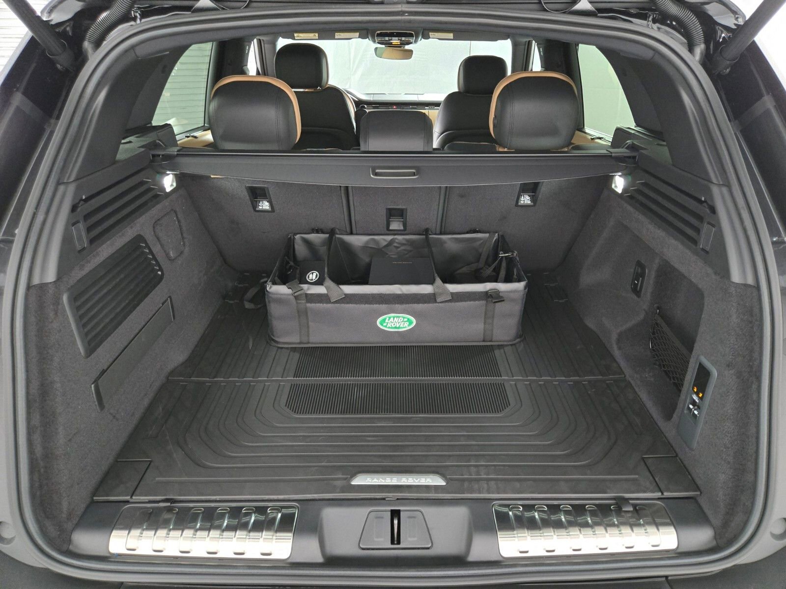 New 2026 Land Rover Range Rover Sport Dynamic SE AWD/4WD image 15